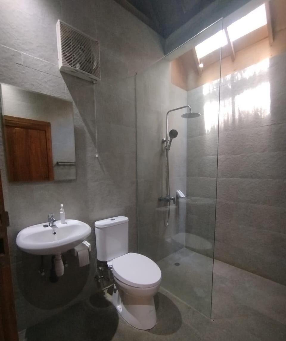 Villa Lova Sambirenteng Gretek Exterior foto
